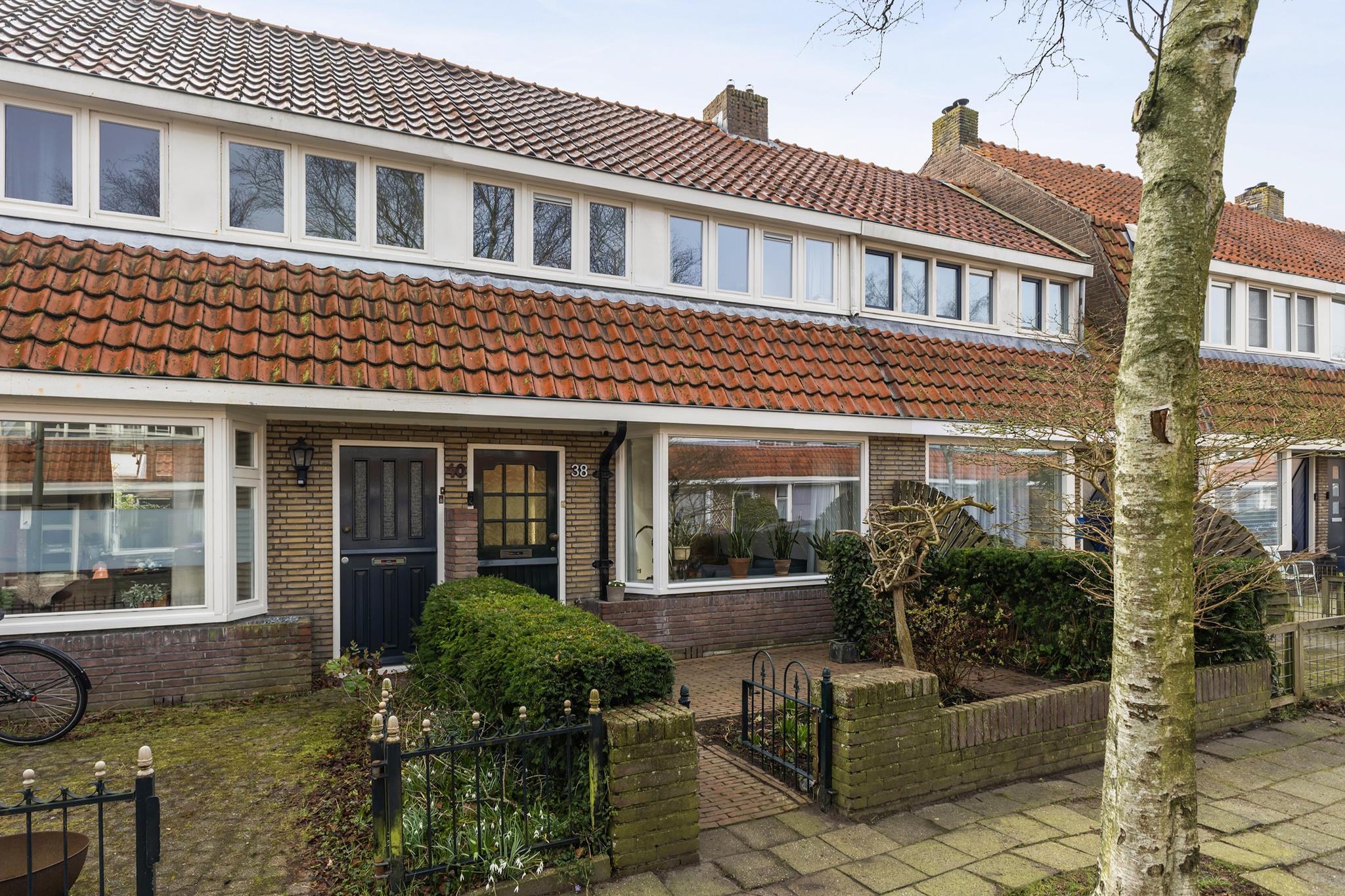 Leeuwarden, Bijenhofstraat 38
